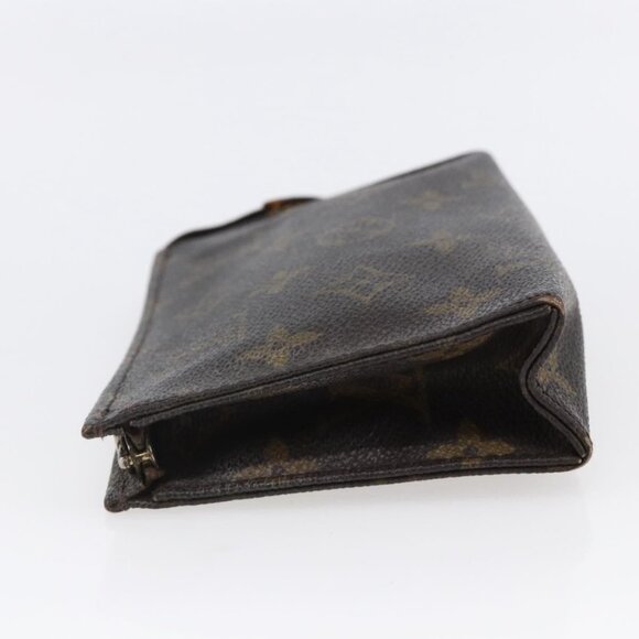 LOUIS VUITTON Monogram Poche Toilette 15 Pouch - Picture 4 of 16